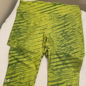 Under Armour Capri length tights.  Size Large.